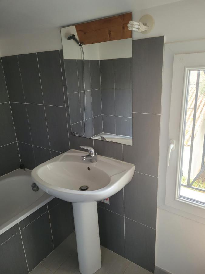 Appartement Avec Exterieur Aigues-Mortes Extérieur photo
